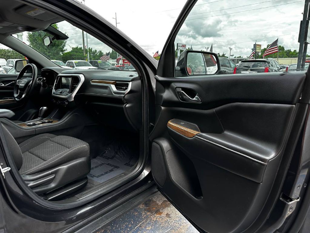 2018 GMC Acadia Image 16