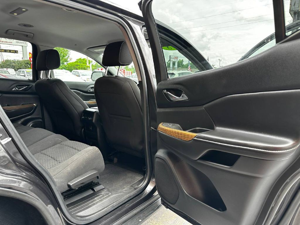 2018 GMC Acadia Image 18