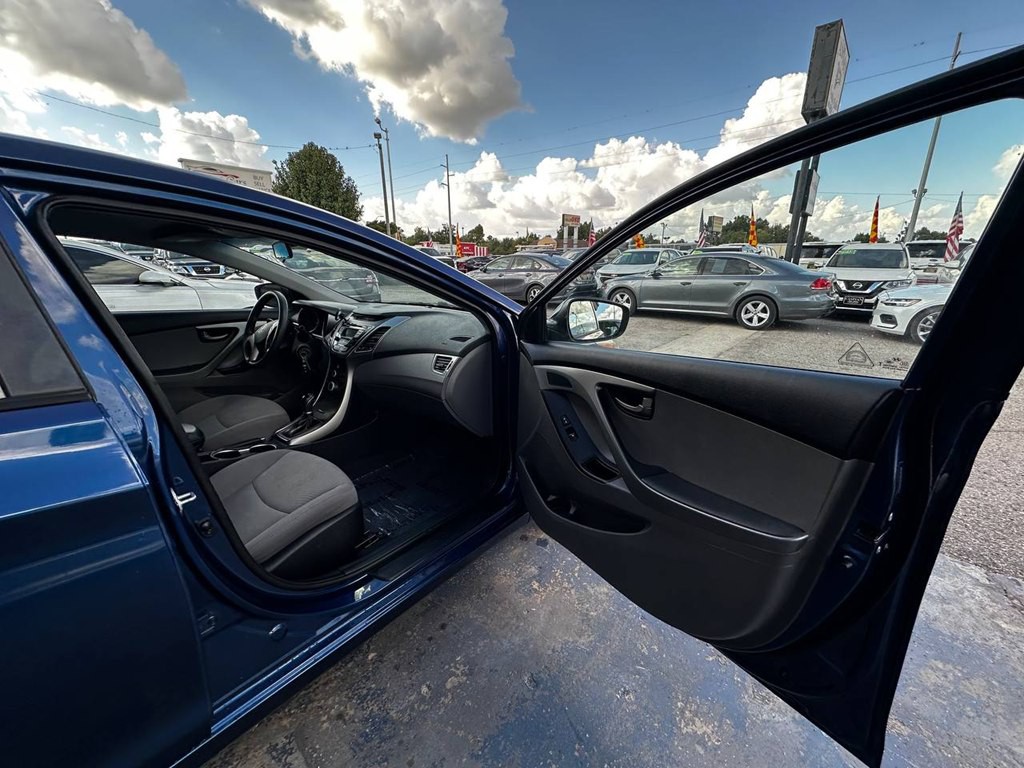 2016 Hyundai Elantra Image 9