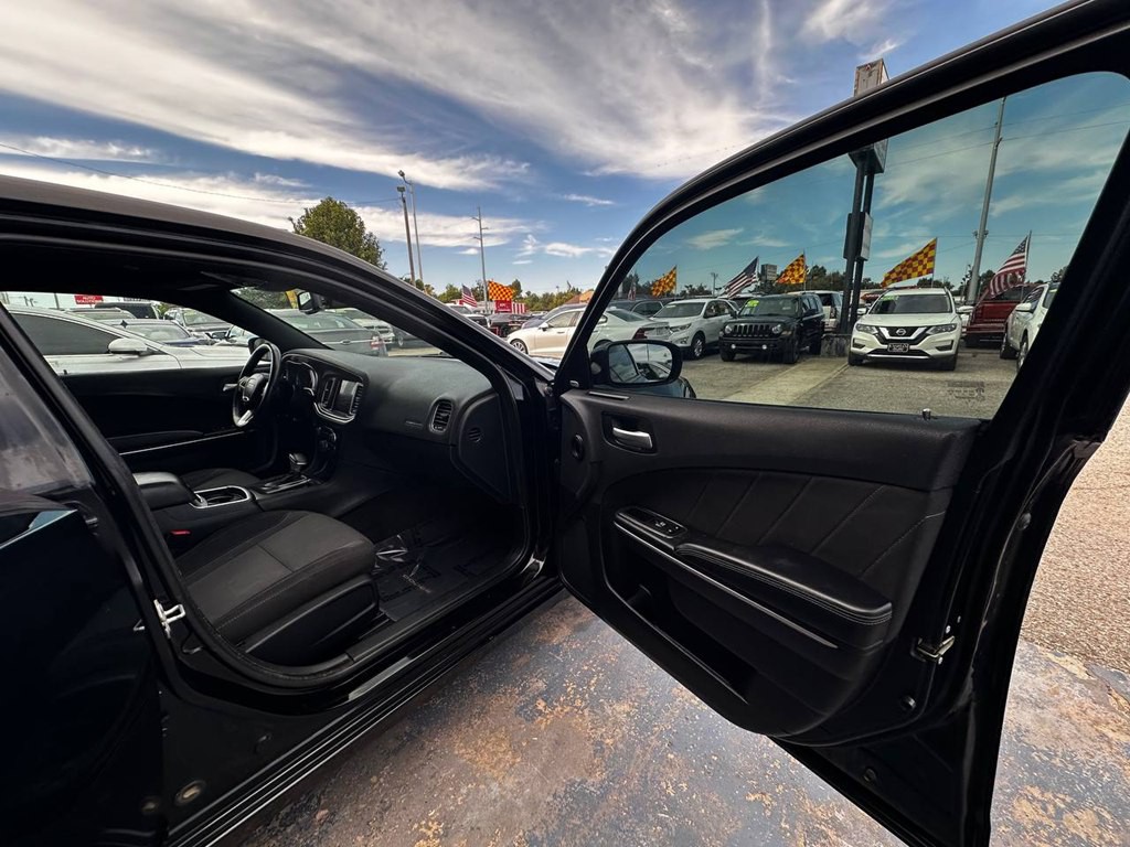 2017 Dodge Charger Image 10