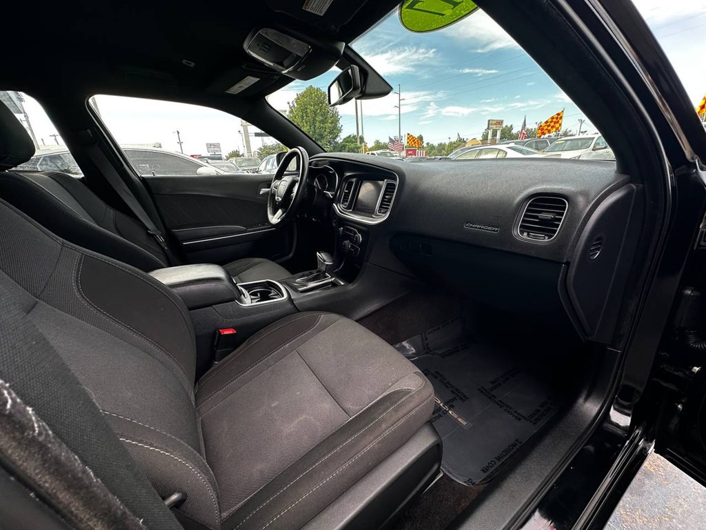 2017 Dodge Charger Image 11
