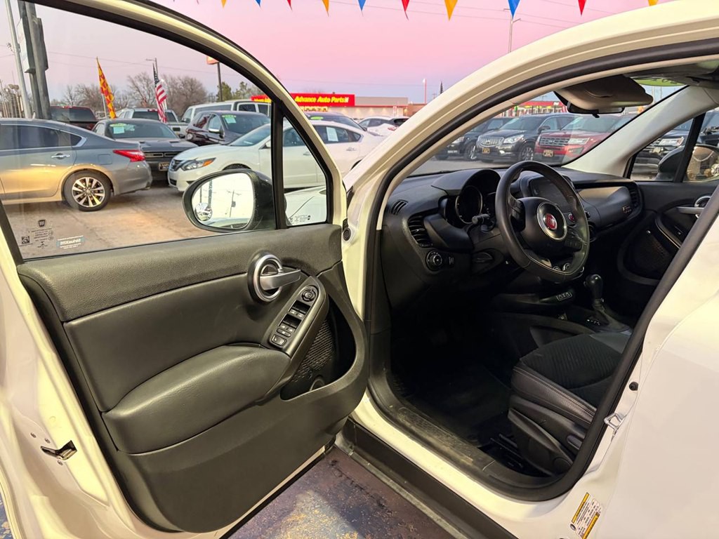 2018 FIAT 500 Image 11