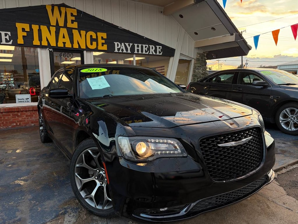 2018 Chrysler 300 Image 1