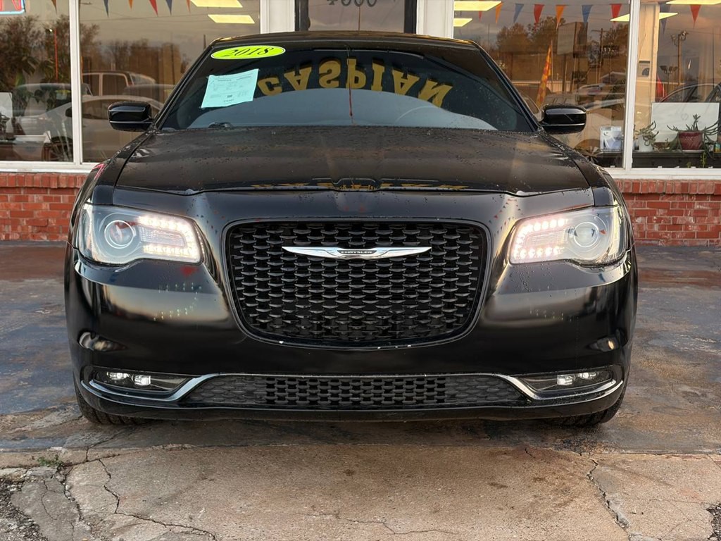 2018 Chrysler 300 Image 3
