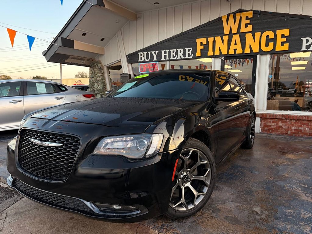 2018 Chrysler 300 Image 4