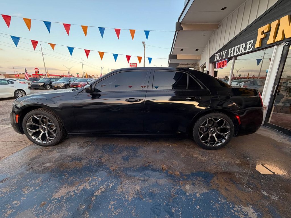 2018 Chrysler 300 Image 6