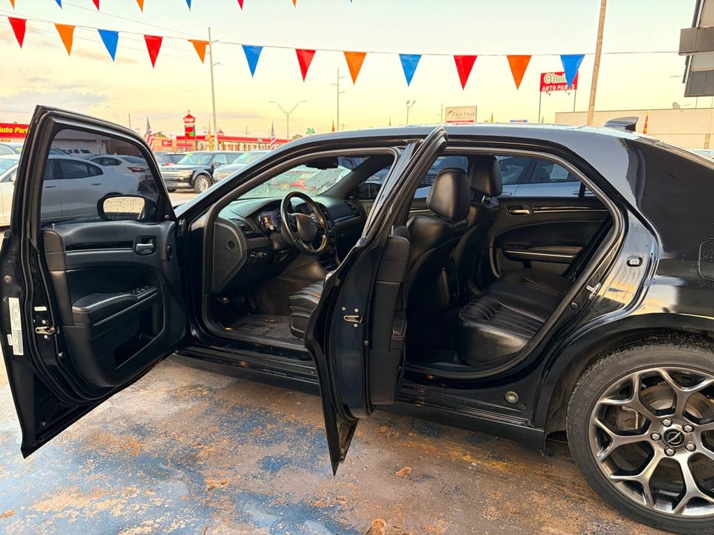 2018 Chrysler 300 Image 10