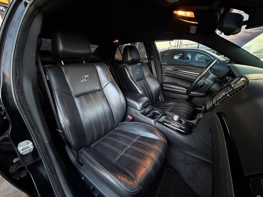 2018 Chrysler 300 Image 20