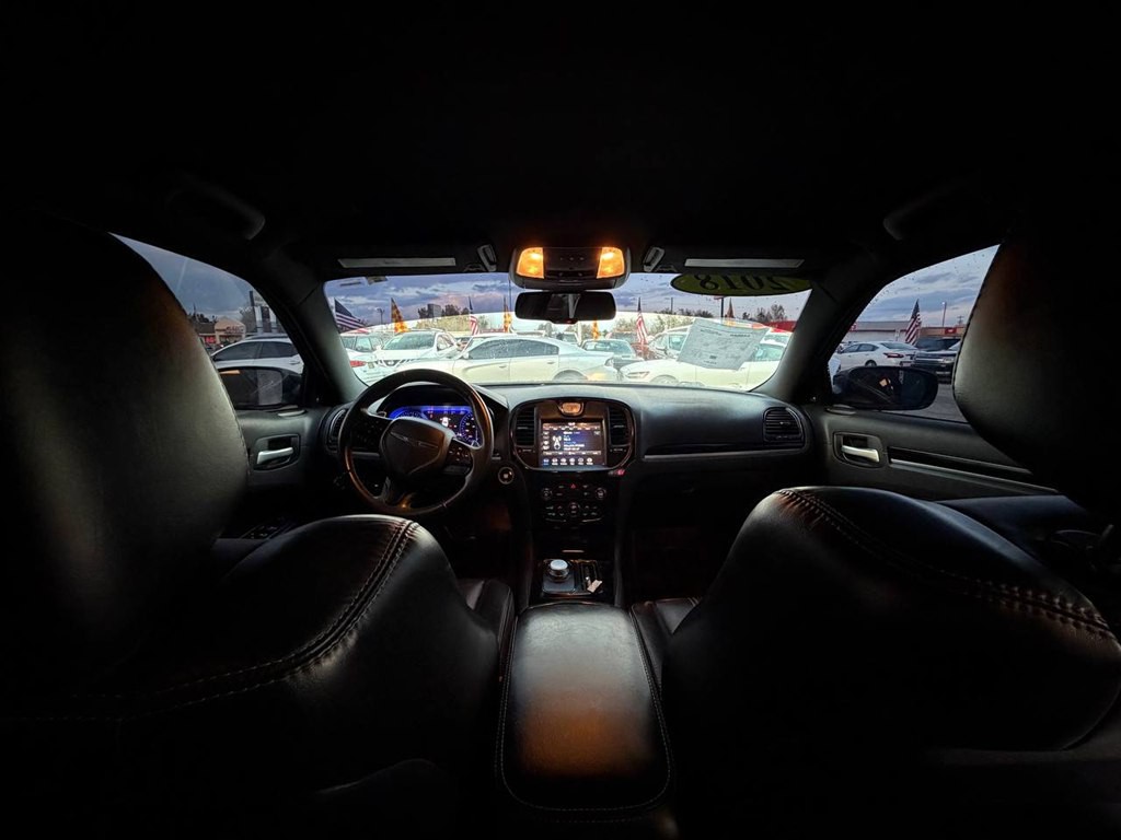 2018 Chrysler 300 Image 24