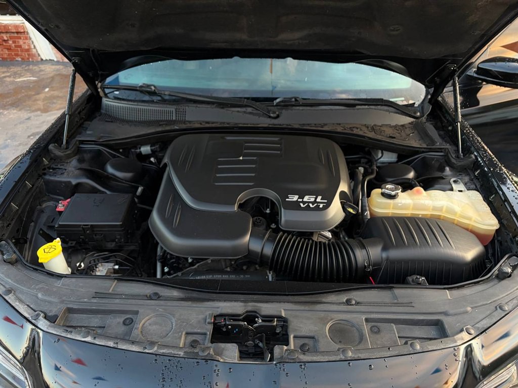 2018 Chrysler 300 Image 28