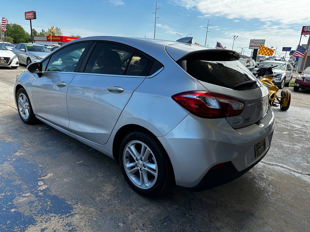 2017 Chevrolet Cruze Image 4
