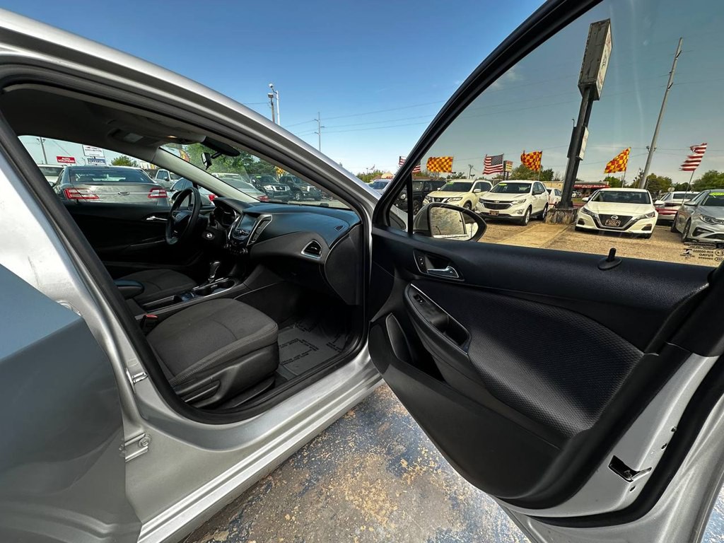 2017 Chevrolet Cruze Image 25