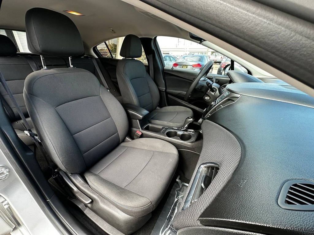 2017 Chevrolet Cruze Image 27