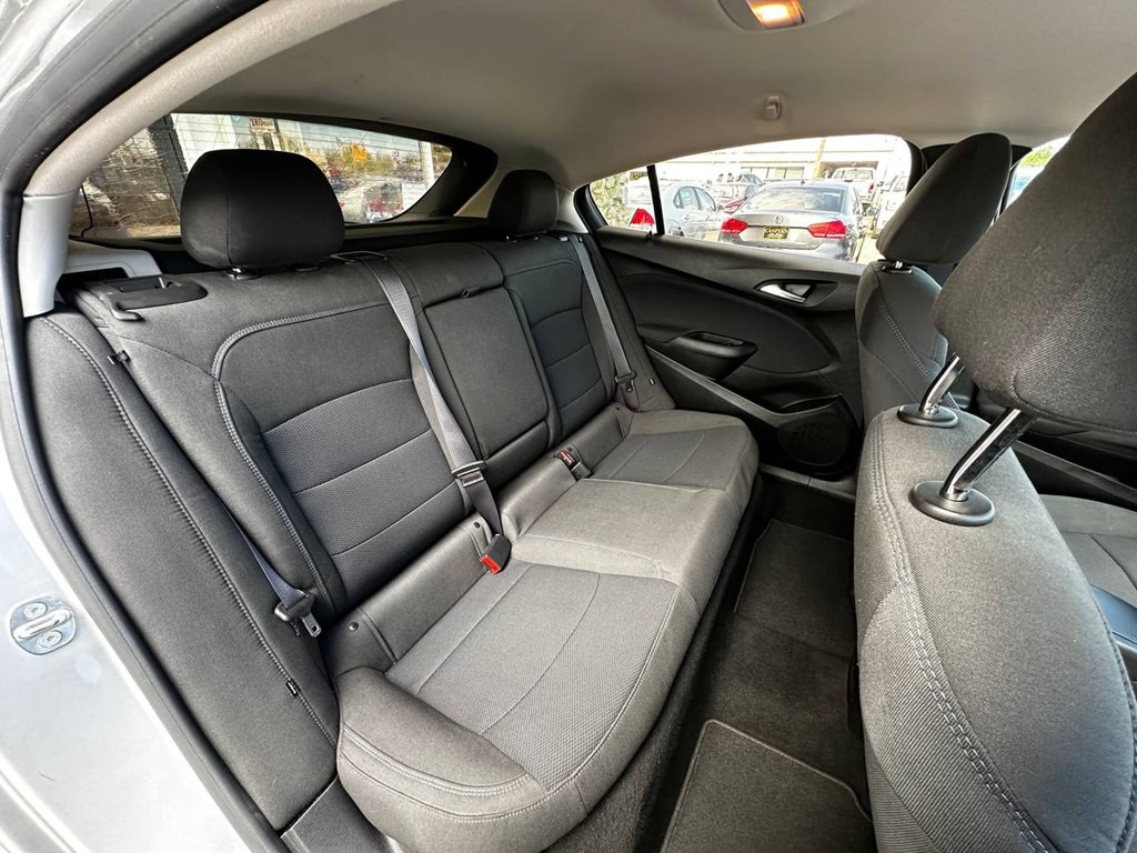 2017 Chevrolet Cruze Image 28