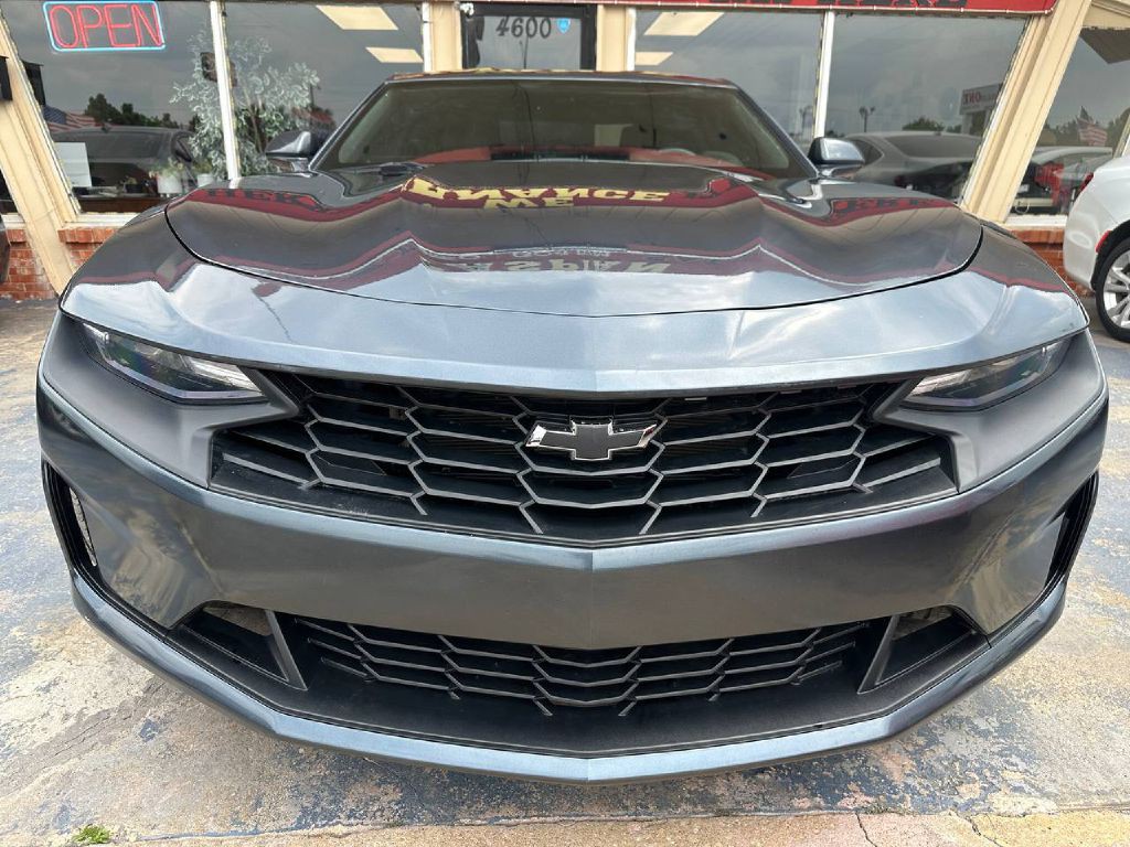 2019 Chevrolet Camaro Image 2