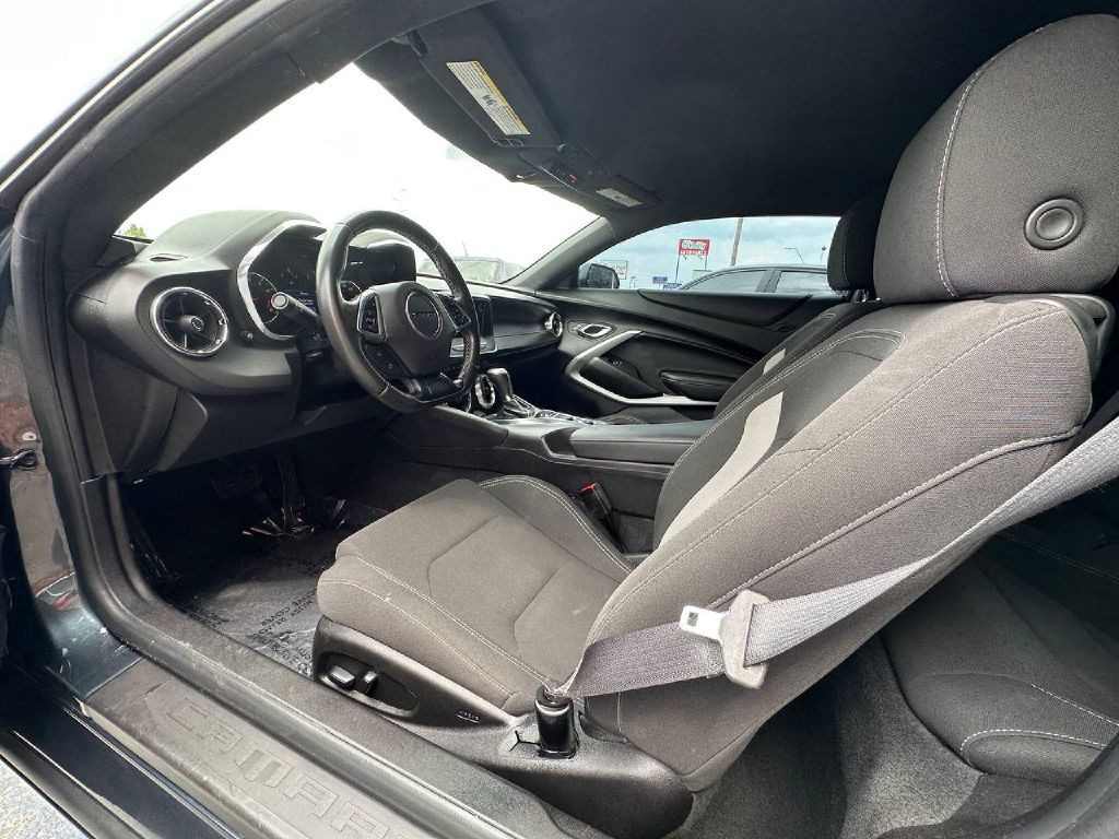 2019 Chevrolet Camaro Image 13