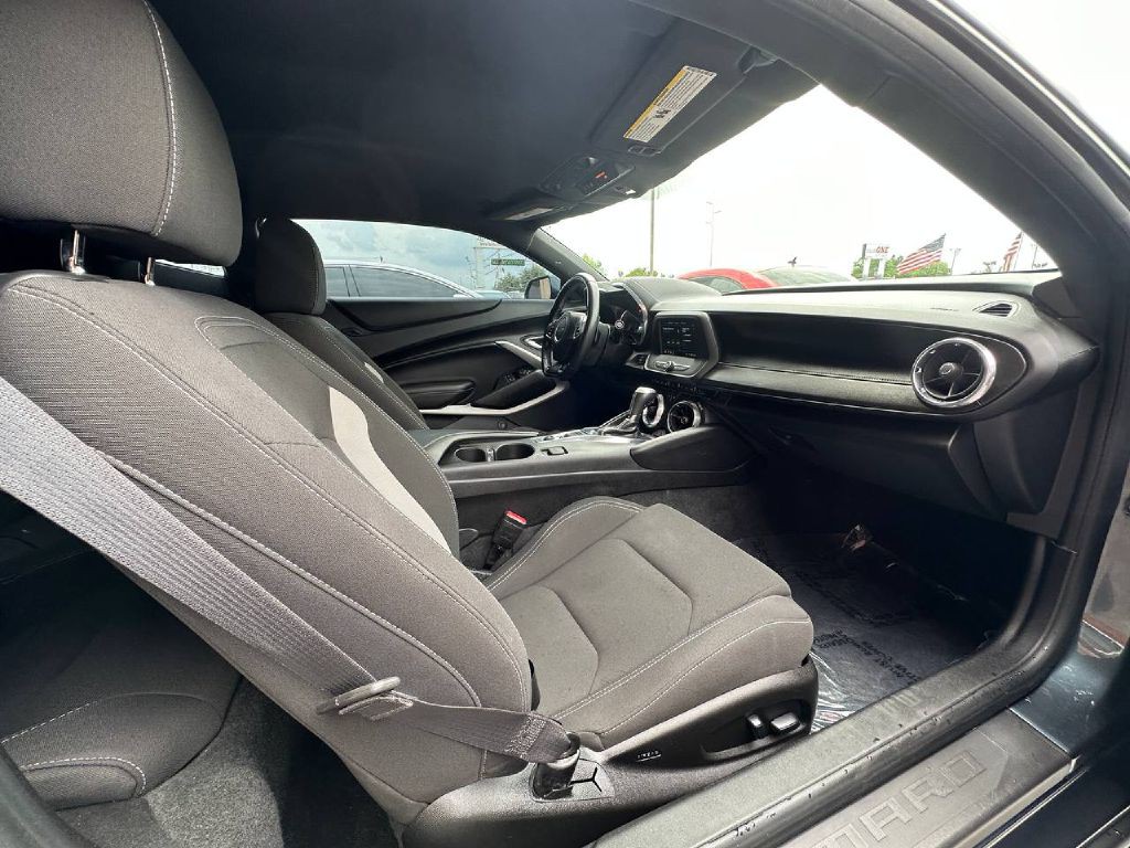 2019 Chevrolet Camaro Image 15