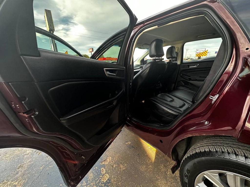 2022 Ford Edge Image 12