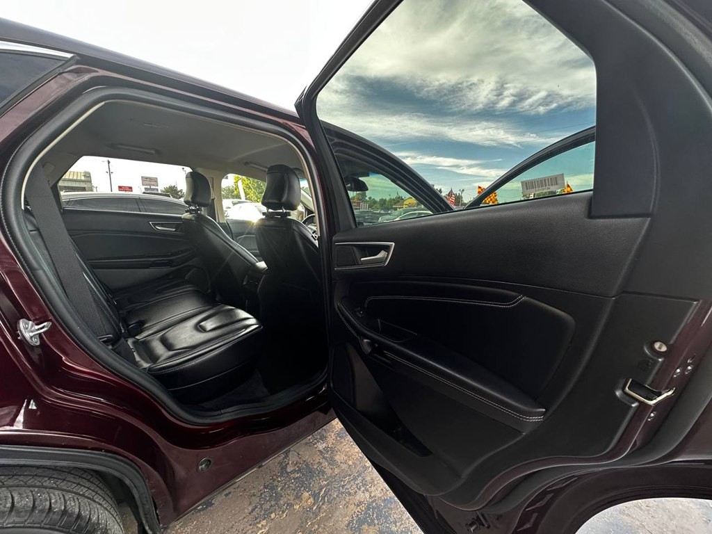 2022 Ford Edge Image 22