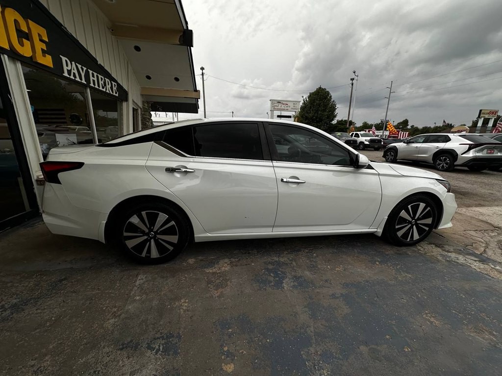 2021 Nissan Altima Image 4