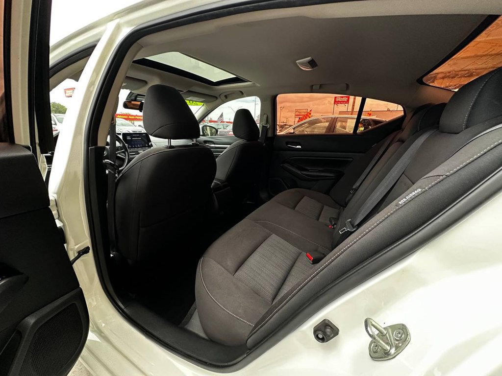 2021 Nissan Altima Image 13