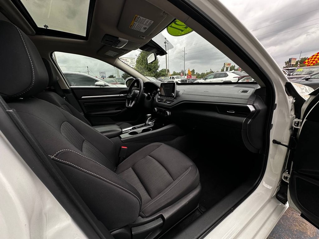 2021 Nissan Altima Image 16