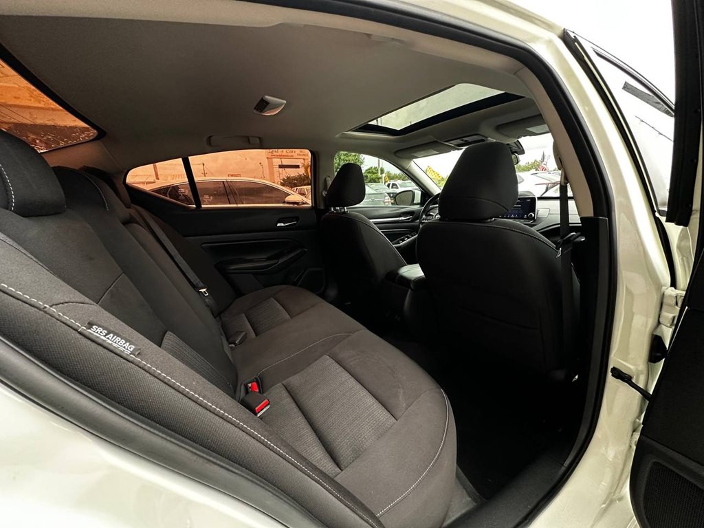 2021 Nissan Altima Image 19