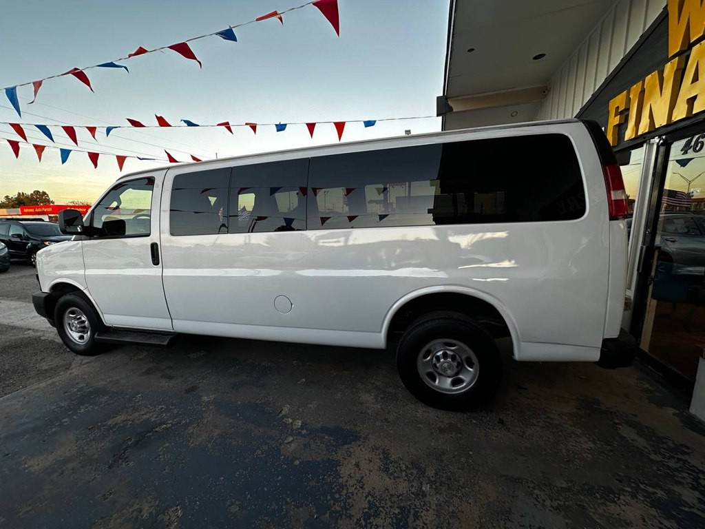 2022 Chevrolet Express Image 6