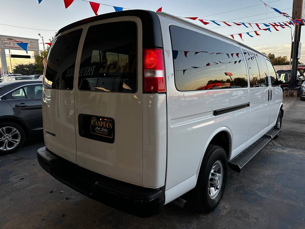 2022 Chevrolet Express Image 7