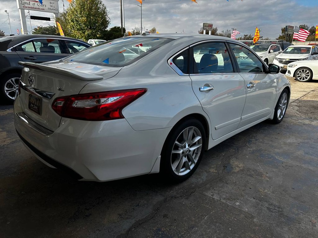 2016 Nissan Altima Image 6