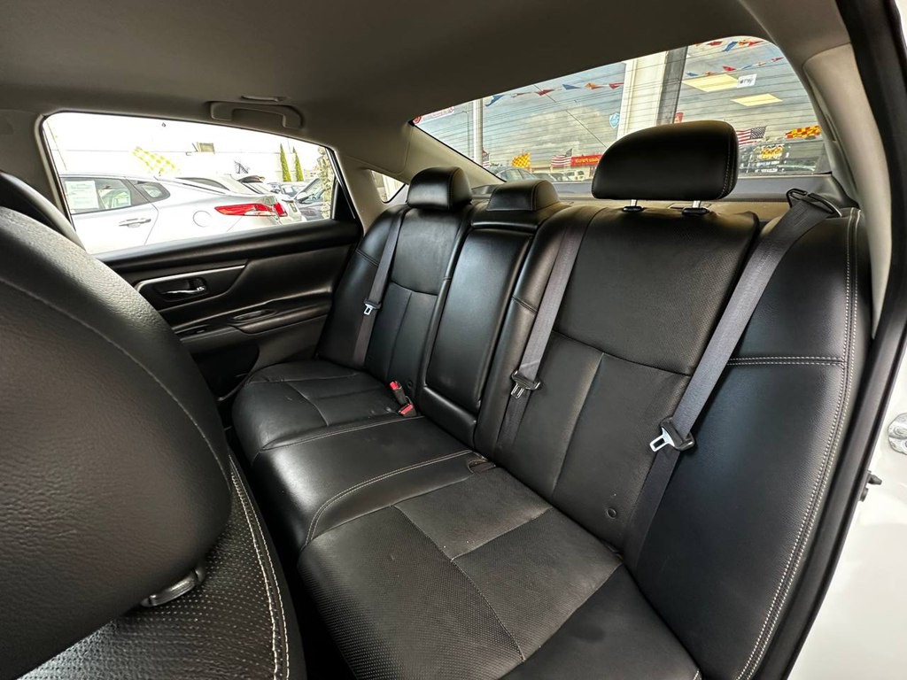 2016 Nissan Altima Image 15