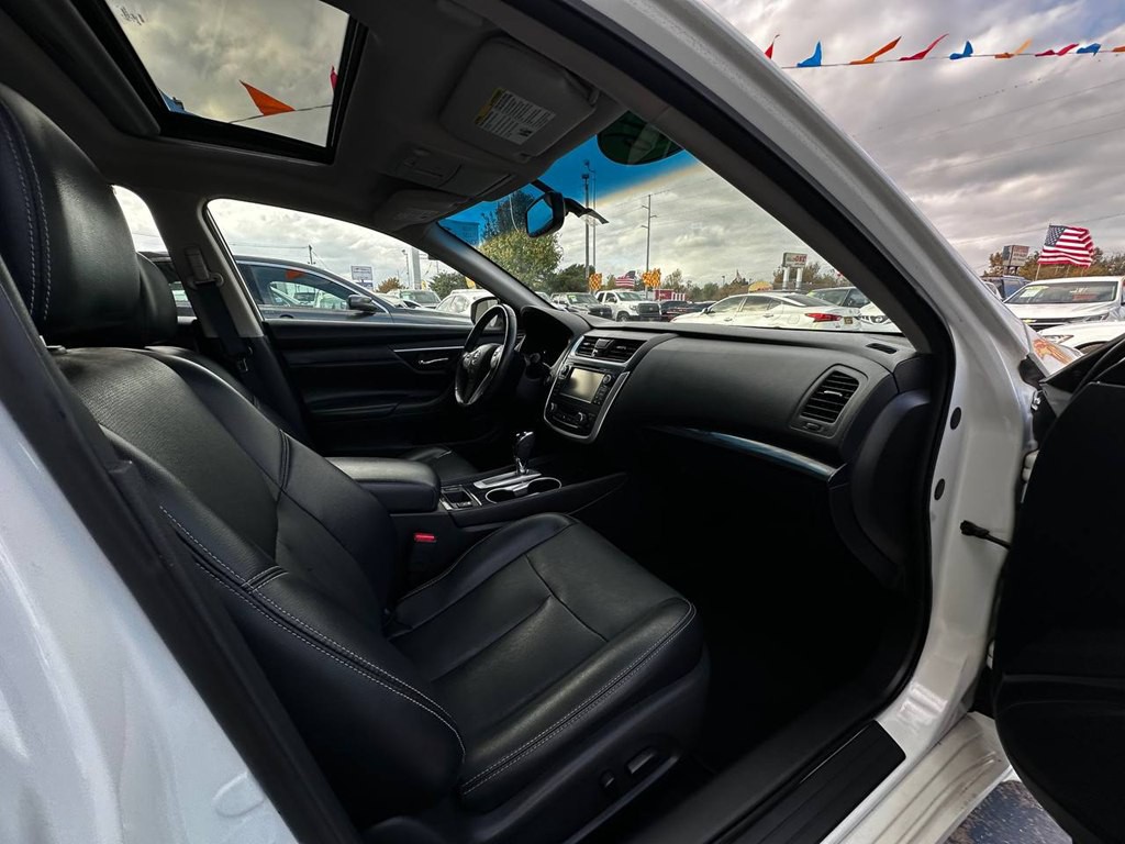 2016 Nissan Altima Image 17