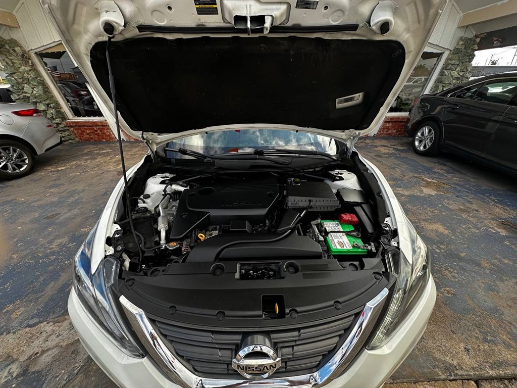 2016 Nissan Altima Image 22