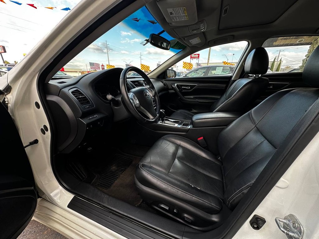 2016 Nissan Altima Image 33