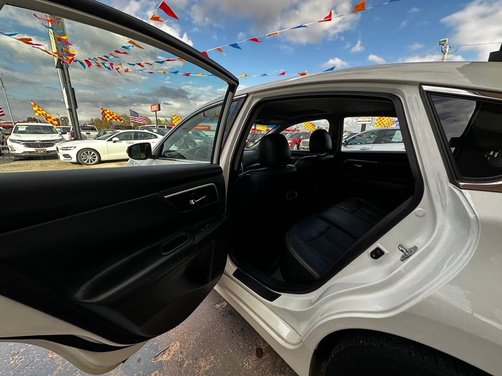 2016 Nissan Altima Image 35