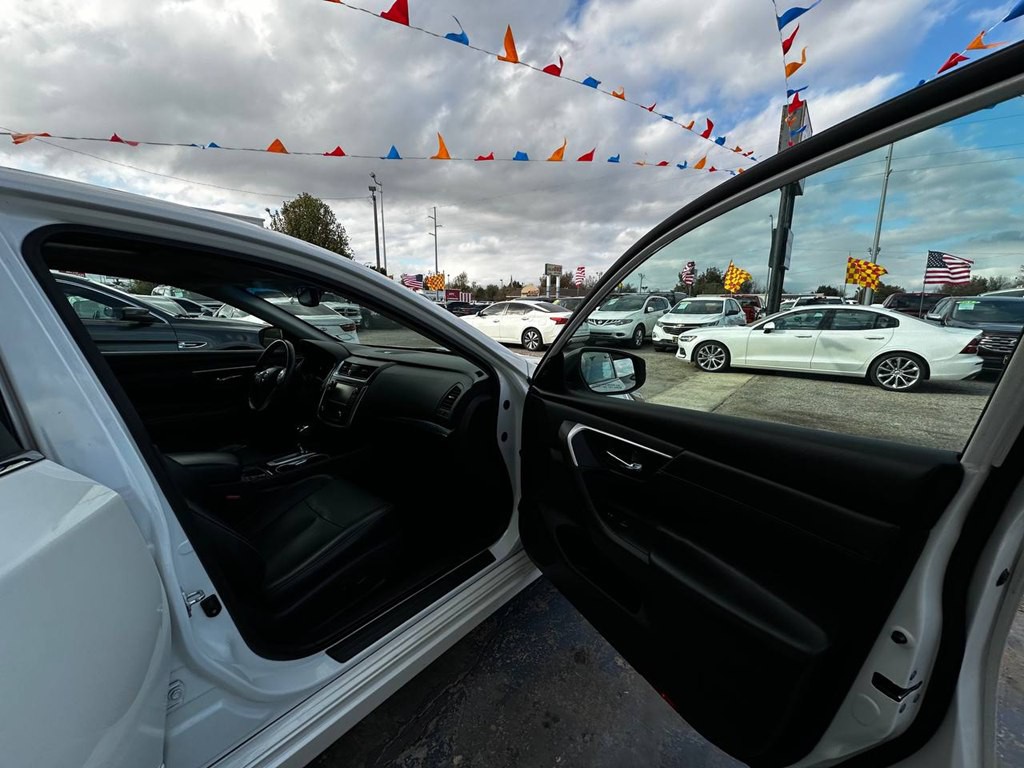 2016 Nissan Altima Image 38