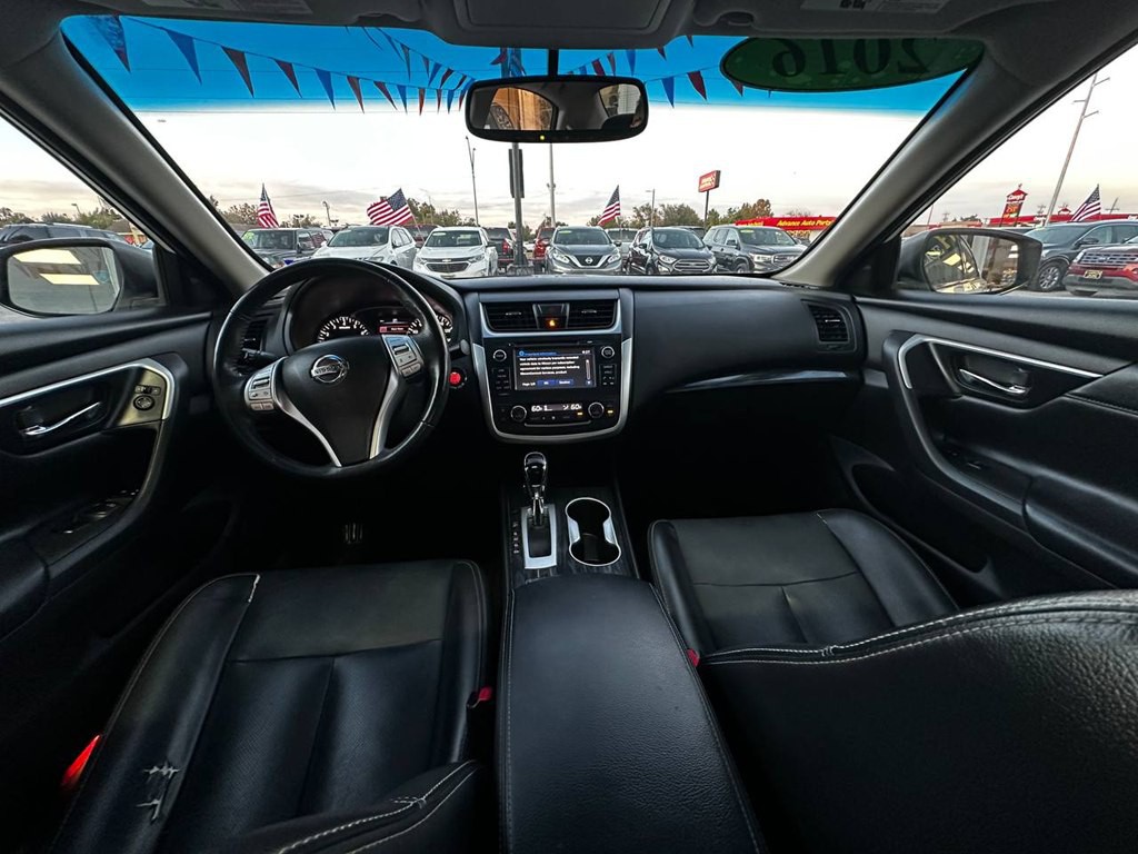 2016 Nissan Altima Image 44