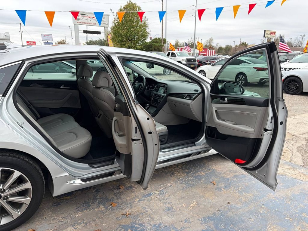 2016 Hyundai Sonata Image 17
