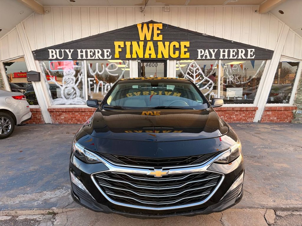 2021 Chevrolet Malibu Image 2