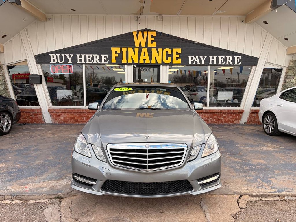 2013 Mercedes-Benz E-Class Image 2