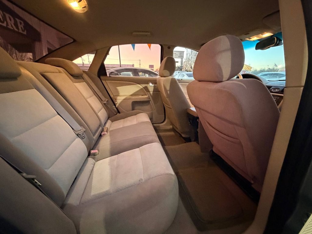 2005 Mercury Montego Image 21