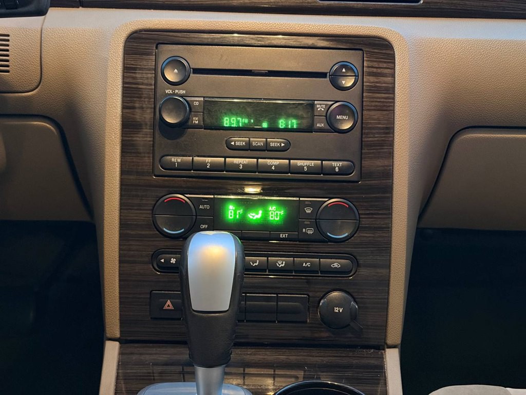 2005 Mercury Montego Image 23