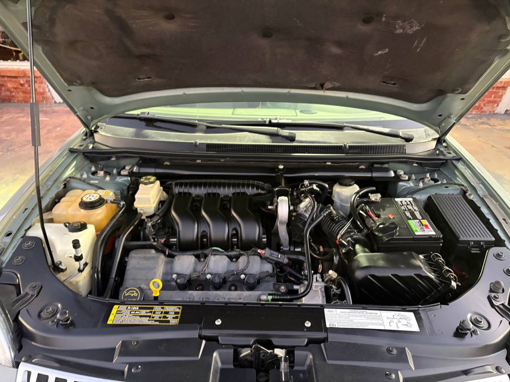 2005 Mercury Montego Image 25