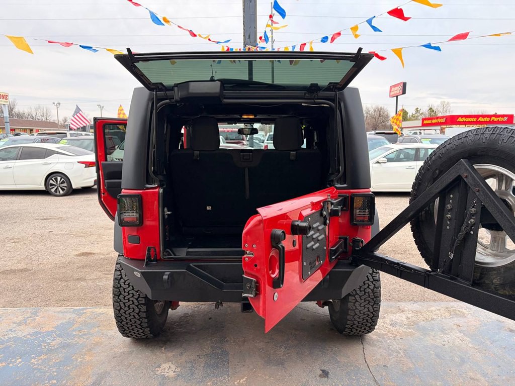 2014 Jeep Wrangler Image 24