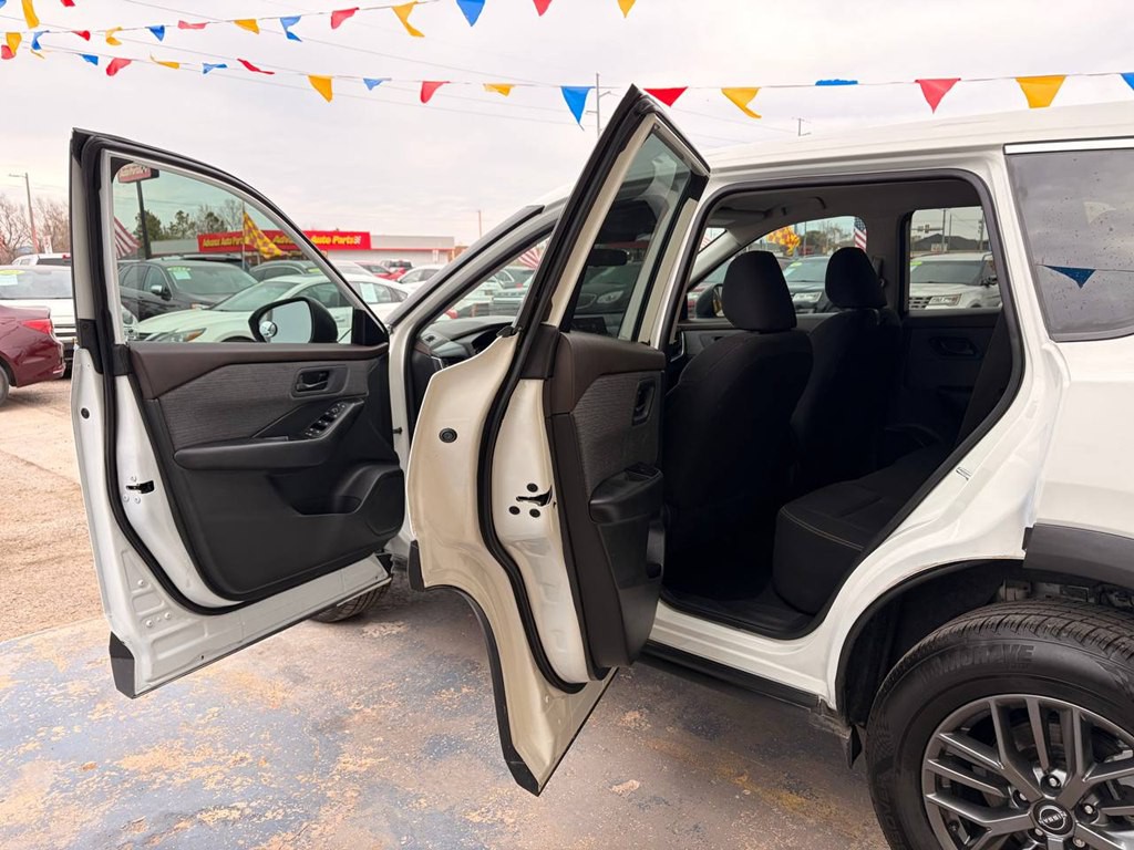 2023 Nissan Rogue Image 10