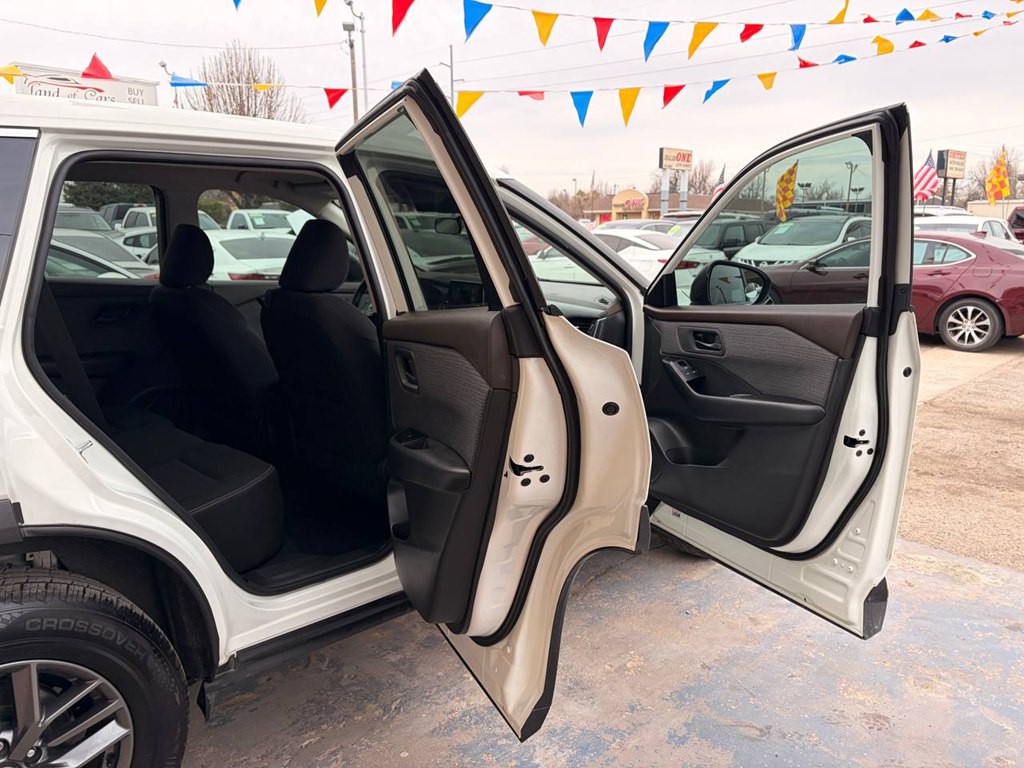 2023 Nissan Rogue Image 16