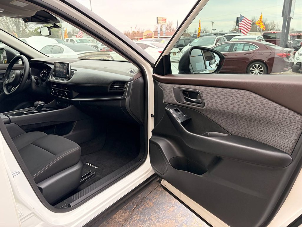 2023 Nissan Rogue Image 17