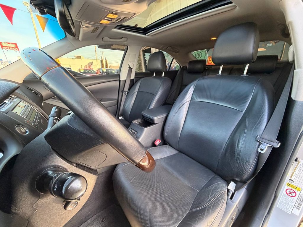 2012 Lexus ES Image 13