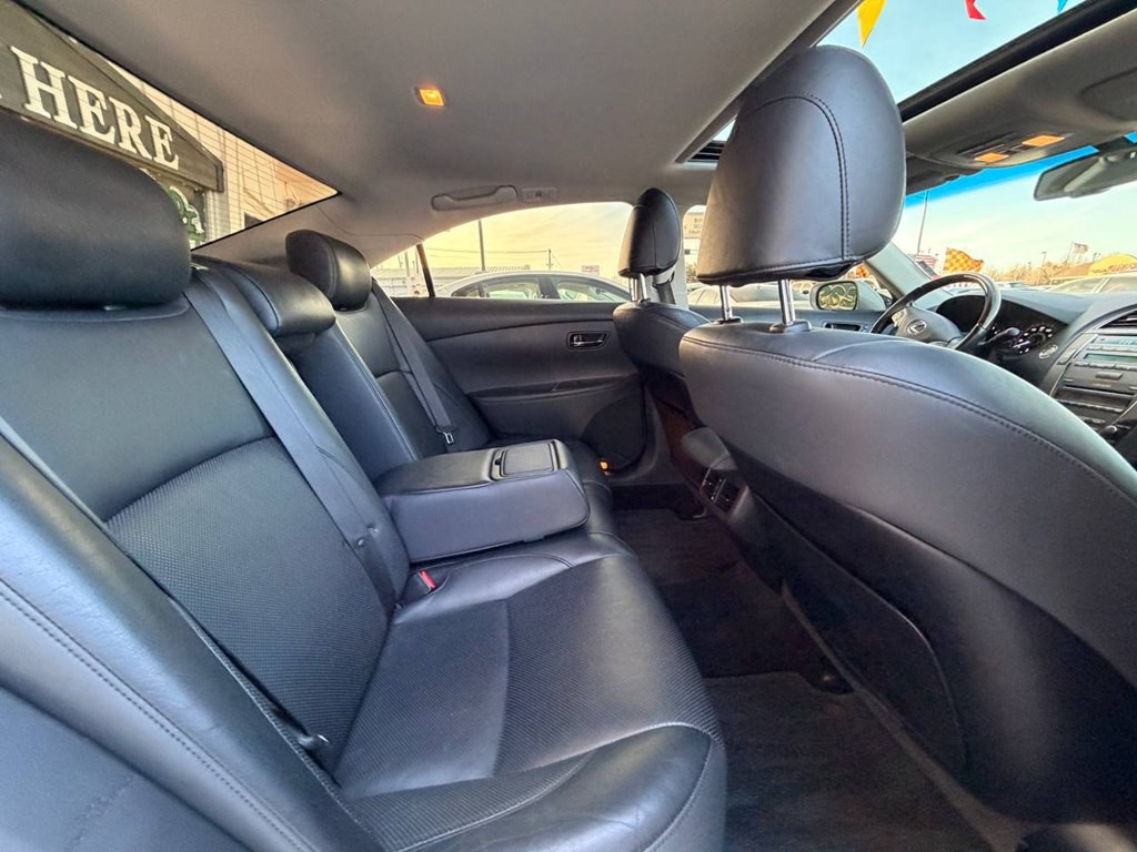 2012 Lexus ES Image 21
