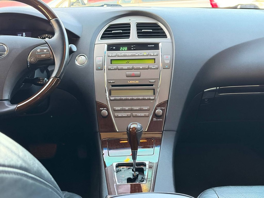 2012 Lexus ES Image 23